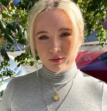 who can do a boudoir photo shoot in Calgary?