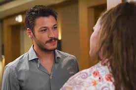 The series premiered on june 9 on show tv, where it airs as cam tavanlar. Cam Tavanlar In Praise Of The Liberated Male Ep 2 Review Turkish Series News Dizilah