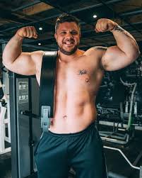 Moving along to this saturday, we got the younger stoltman brother, tom the albatros stoltman, attempting to break his own atlast. How Tall Is Luke Stoltman