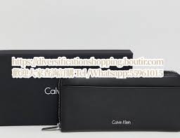 就快聖誕啦 有無諗住買返份禮物 比屋企人呢 今日為大家推薦既ck多款長銀包 送 禮物比人自己用都非常實際 價錢唔貴 品牌出名又耐用 是一個非常好既選擇 有興趣既朋友可以追蹤ig facebook留意最新優惠和產品消息