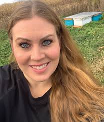 Ontario's Liquid Gold:An Interview with Master Beekeeper Amanda Henderson