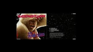 One of my favourite songs, especially the piano at the start, tis awesome! Basement Jaxx Do Your Thing Jaxx 2002 Club Edit Youtube