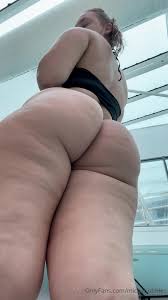 Watch online Michabubbles aka Michabubblesvip OnlyFans - Coming for a swim  on X-video