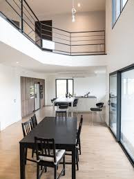 Mezzanine Vue D En Bas Interieur Maison Contemporaine Amenagement Interieur Maison Maison Comptemporaine
