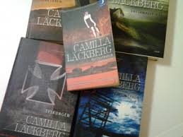 The body of crime writer erica falck's childhood friend is discovered, wrists slashed, in an ice cold bath. Camilla Lackberg Schwedische Krimikonigin Schwedenstube Dein Portal Fur Reisen Nach Schweden
