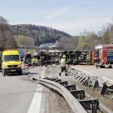Just click print right from your browser. Fotos Lkw Unfall Auf Der A8 Bei Irschenberg Am 30 April 2021 Region Bad Aibling