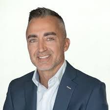 Serena Cowan's Instagram, Twitter & Facebook