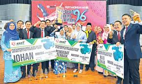 Malaysia is currently facing some real challenges, over and above lower oil prices, the falling value of the ringgit, and a slowdown in the rate of economic growth. Petronas Enhances Awareness On Environment Sustainability Among Undergraduates