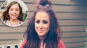 The teen mom 2 star shared a new instagram selfie to her page on in addition to aubree, whom chelsea shares with ex adam lind, chelsea is a mom to two kids with cole, including watson, 3, and layne, 1. Chelsea Houska Slammed For Letting Daughter Aubree 9 Wear Hoops