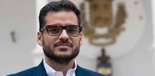 Diputado Armando Armas dispara contra Vázquez