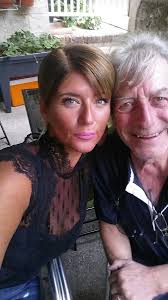 Armé de son micro du phocéen, notre rené malleville national est allé à la rencontre de stéphane mbia une interview comme on en voit rarement ! Rene Malleville No Twitter Trop Content De Retrouver Ma Beaute Angelique