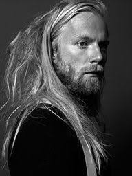 Hogni Singer In The Band Icelandic Hjaltalin Long Hair Styles Men Long Hair Styles Mens Hairstyles