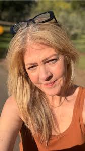 Seattle stylist for full sew in