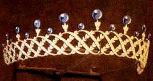 Aesthetically, it was inspired by the tiara, a chaumet speciality, and its creations crowned the femininity of those who wore them. Luxarazzi 101 Chaumet Diamond And Pearl Choker Tiara
