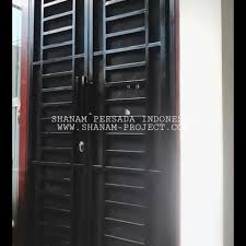 Gambar model pintu rumah minimalis terbaru simple berikut cocok bagi anda yang memiliki hunian kekinian yang berfokus pada kesederhanaan setiap elemennya. Jual Pintu Minimalis Dari Jasa Pintu Besi Minimalis Terbaru Untuk Rumah Anda Kaskus