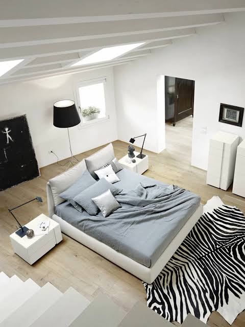 Bedroom Design Ideas: Placing Bed in the Center of the Room