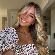 Get Ready for Your Bridal Shower: Tips & Outfits