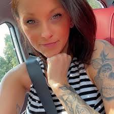 Rochelle Lucas's Instagram, Twitter & Facebook