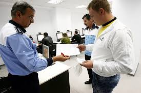 Pentru perfectarea primară a permisului de conducere, solicitantul trebuie să depună următoarele documente: Ce Acte Trebuie Pentru Preschimbarea Permisului De Conducere Www Odat Ro