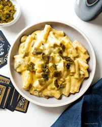 creamy y hatch green chile mac and