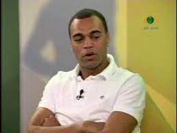 Denílson aloprou uma tesoura que egídio deu ainda no primeiro tempo em um jogador do volta redonda e brincou com a surpresa do lateral ao ser expulso. Denilson Jogo Aberto 30 06 Pt 03 Youtube