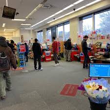 The answer is…yes they sell all kinds of flowers. Photos At Cvs Pharmacy Hyde Park Chicago Il