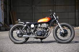 広島県のカスタムバイクショップ heiwa motorcycle 平和モーターサイクル です トライアンフ bsa等の英車からsr400 ftrなどの国産車のカスタム 修理 メンテナンスをしております カスタムバイク トライアンフ バイクショップ