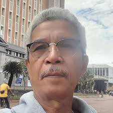 Oyaya koye 😆😆... ignore this tumbocrat .... he's after his big stomach