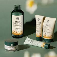 Yves Rocher Has A New Chamomile Skincare Collection For Sensitive Skin Sensitive Camomille Mmirandalaurenn In 2020 Yves Rocher Chamomile Skin Care Yves