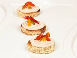 Se vi capiterà, se qualcuno vi dovesse chiedervi di aiutarlo, non esitate. Antipasti Crostini Con Mousse Di Prosciutto Cotto Al Brandy Ladyblitz