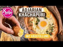 Adjarian Khachapuri Ist Ein Typisches Gericht Aus Der Georgischen Kuche Adjara Ist Im Sudwesten Georgiens Gelegen U Lebensmittel Essen Essen Und Trinken Essen