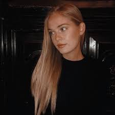 Elizabeth Ivers's Instagram, Twitter & Facebook