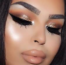 Speechless Seelincicek Is Slaying In Our Diamondglowpowder In Coco Bling More Details Anast Maroon Eye Makeup Gold Eye Makeup Dramatic Eye Makeup