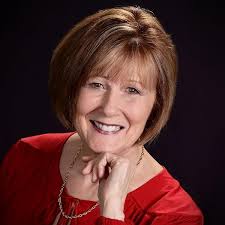 Crosshairs: (Romantic Suspense Series with Murder Investigation and Clean  Romance in Small-Town Mississippi): Patricia Bradley: 9780800735753:  Amazon.com: Books