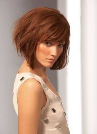 Elle redonne un coup de jeunesse et apporte de la fraîcheur. Carre Plongeant Court Et Lisse Avec Frange Carre Plongeant 2021 Plus De 150 Modeles Renversants