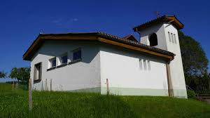 Er ist nicht getauft, lässt sich taufen. Kapellen Basilika Maria Bildstein