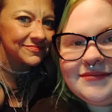 Andrew Skiles's Instagram, Twitter & Facebook