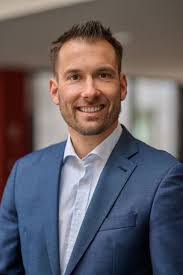 Adrian Guest's Instagram, Twitter & Facebook