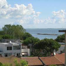 Vendita E Affitto Case Al Mare Nei Lidi Ferraresi Con Immagini Vendita Immobiliare Case Case In Vendita