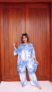 Brokat juga bisa memberikan aksen pada dress sehingga dress akan menjadi lebih ramai dengan aneka motif yang beraneka ragam. Jual Setelan Celana Panjang Batik Jumputan Rayon Thebatik Co Id