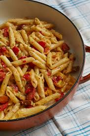 You Ll Only Need One Pan To Prepare This Super Easy Meatless Pasta Dish Which Saves Time On Cleanup Too The Heat Meatless Pasta Calabrian Chili Chili Pasta