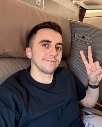 Patrick Cowart's Instagram, Twitter & Facebook