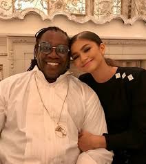 Zen has filed a police report against the anonymous that had sent a parcel to her house recently, which had a letter—threatening of acid attack. Zendaya Was Fearful For Her Father S Life After The 2016 Deaths Of Philando Castile Alton Sterling Thejasminebrand