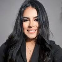 Lizette Porter's Instagram, Twitter & Facebook