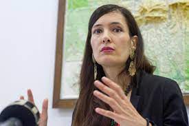 Clotilde armand, primarul sectorului 1, acuzată că a politizat ziua copilului, alegând să îşi prezinte bilanţul de şase luni de mandat, condimentat cu acuzaţii politice Clotilde Armand IÈ™i AmeninÈ›Äƒ AngajaÈ›ii E Simplu EÈ™ti PlÄƒtit Cat MunceÈ™ti Observatornews Ro