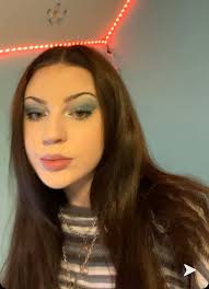 hi guys!! i'm olivia and i'm from oswego, new york !! i just got my  acceptance and i'm excited to say that i will be attending FIT for fashion  business management this