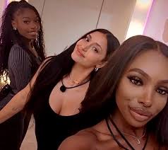 Rose Covington (@ROZZAY___)