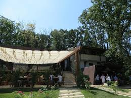 Hotelul şi restaurantul la castel*** au luat naştere din dorinţa unei tinere familii de a oferi ospitalitate de calitate şi de a crea evenimente unice şi speciale. Toilettes Picture Of Hotel Restaurant La Castel Iasi Tripadvisor