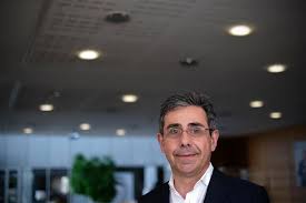 José gomes ferreira's most popular book is aventuras de joão sem medo: Jose Gomes Ferreira Nega Pressoes