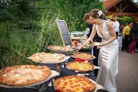 Así que si boda será de buffet, entonces no se pueden olvidar de la rendidora barra de ensaladas. Pin En Nuestra Boda